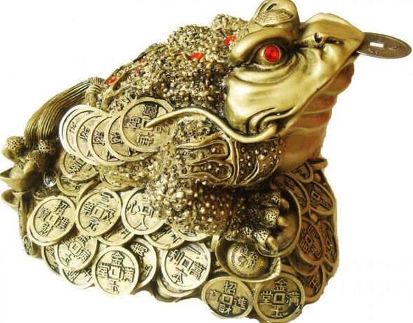 The three-legged toad will attract lasting prosperity and good luck at home. 