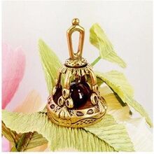 It is better to buy a bell amulet during the waxing moon. 