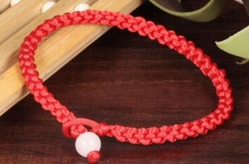 red amulet thread